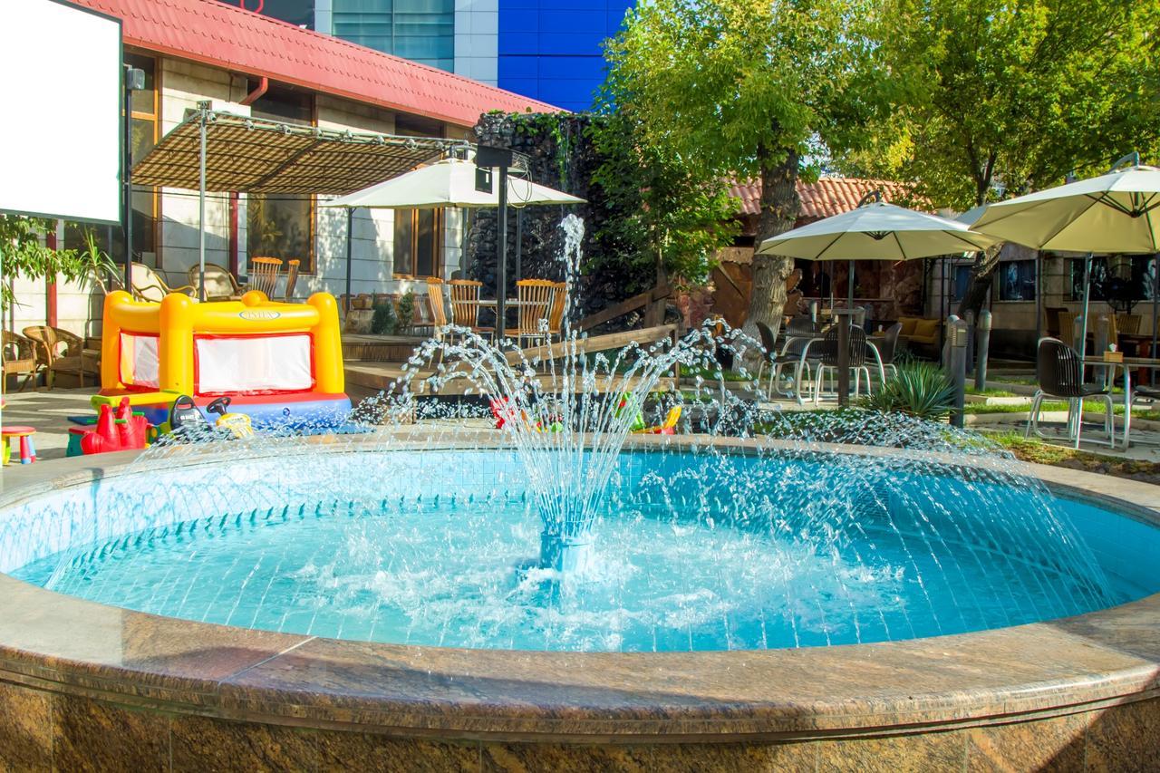 Aratta Hotel Argavand Kültér fotó